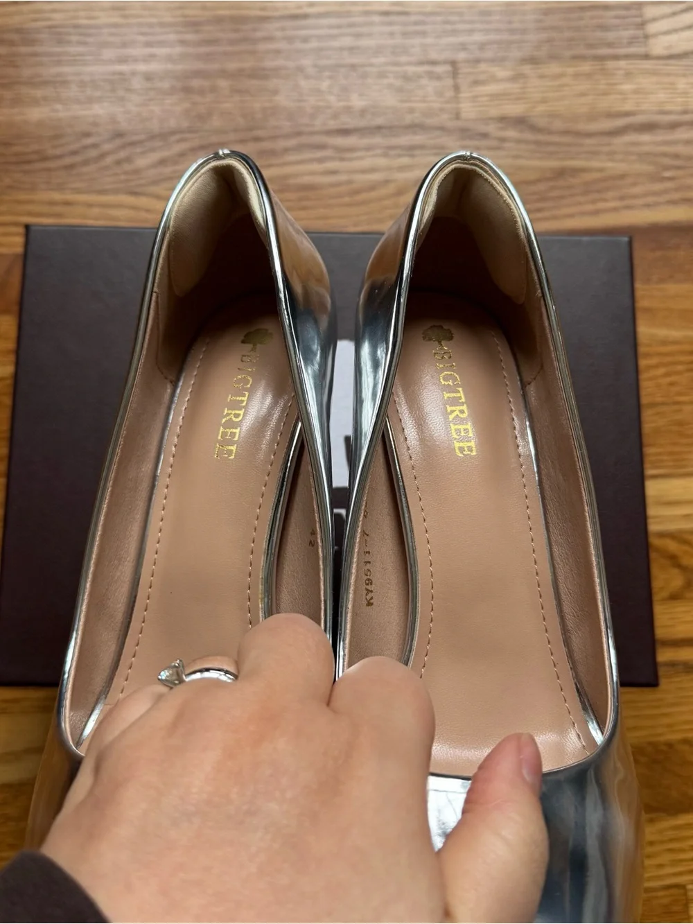 Metallic Silver Pointed Stiletto Heels - Picture 6 of 8
